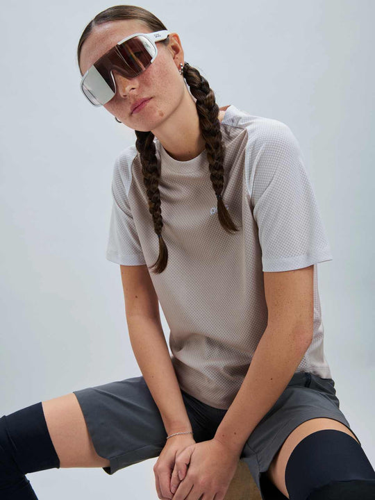 Załaduj obraz do przeglądarki galerii, Okulary rowerowe POC Aspire - Hyd. White/Clarity Trail /Partly Sunny Silver