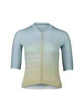 Załaduj obraz do przeglądarki galerii, Koszulka rowerowa POC W's Pristine Print Jersey blue - Gradient Mineral Blue