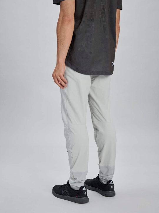 Załaduj obraz do przeglądarki galerii, Spodnie rowerowe POC M's Motion Pants - Granite Grey