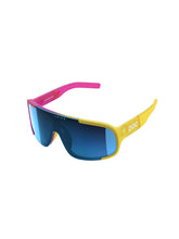 Załaduj obraz do przeglądarki galerii, Okulary rowerowe POC Aspire Mid - Speedy Gradient Translucent - Clarity Define | Spektris Azure