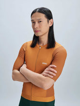 Załaduj obraz do przeglądarki galerii, Koszulka rowerowa POC M´s Cadence Jersey - Bauxite Brown