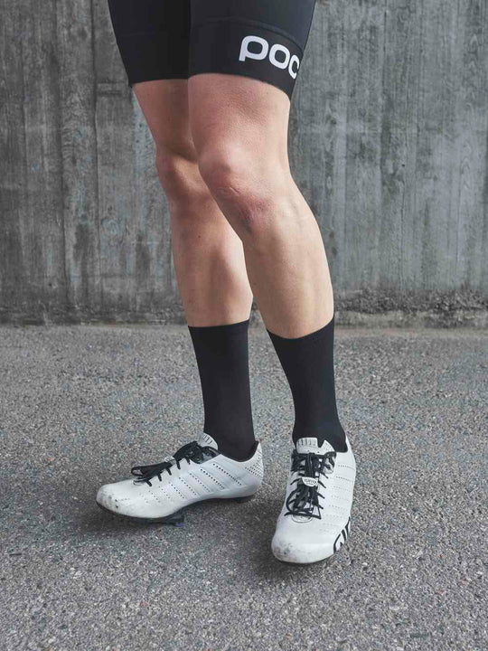 Załaduj obraz do przeglądarki galerii, Skarpety rowerowe POC VIVIFY Sock Long - Ur. Black