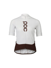 Załaduj obraz do przeglądarki galerii, Koszulka rowerowa POC W's Essential Road Logo Jersey - Hydr. White/Axinite Brown