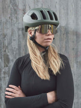 Załaduj obraz do przeglądarki galerii, Okulary POC ELICIT - Lemon Calcite Translucent - Clarity ROAD-Violet/Silvermirror Cat 3