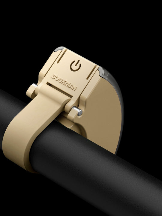 Załaduj obraz do przeglądarki galerii, Lampka rowerowa BOOKMAN Curve Front Light 220lm beżowy