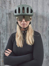 Załaduj obraz do przeglądarki galerii, Okulary POC ELICIT - Lemon Calcite Translucent - Clarity ROAD-Violet/Silvermirror Cat 3