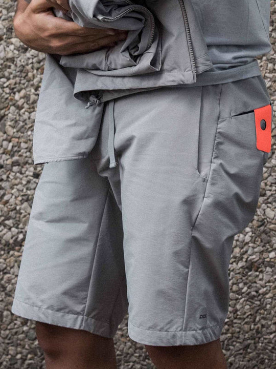 Załaduj obraz do przeglądarki galerii, Spodenki POC M'S TRANSCEND - Alloy Grey