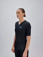 Załaduj obraz do przeglądarki galerii, Koszulka rowerowa POC W's Raceday S/S Jersey - Ur. Black