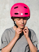 Załaduj obraz do przeglądarki galerii, Kask rowerowy POCITO CRANE MIPS - Fluo. Pink