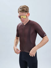 Załaduj obraz do przeglądarki galerii, Koszulka rowerowa POC M's Pristine Jersey - Axinite Brown