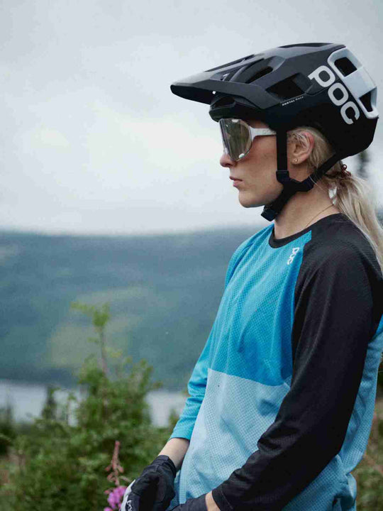 Załaduj obraz do przeglądarki galerii, Kask rowerowy POC KORTAL RACE MIPS - Ur. Black Matt/Hydr. White