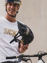 Załaduj obraz do przeglądarki galerii, Kask rowerowy POC TECTAL FABIO ED. - Ur. Black Matt/Gold