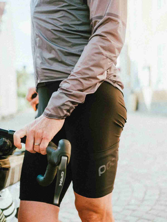 Załaduj obraz do przeglądarki galerii, Spodenki rowerowe POC NE-PLUS ULTRA VPDs - Ur. Black