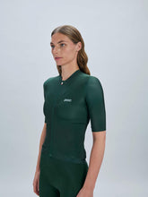 Załaduj obraz do przeglądarki galerii, Koszulka rowerowa POC W's Pristine Jersey - Parg. Green