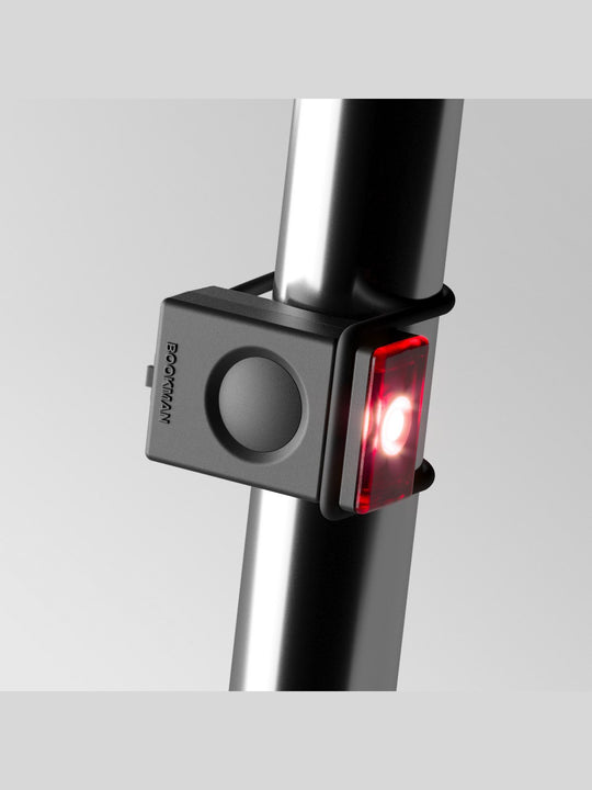 Załaduj obraz do przeglądarki galerii, Lampka rowerowa BOOKMAN Block Light Rear 18lm czarny