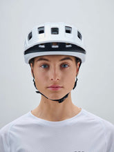 Załaduj obraz do przeglądarki galerii, Kask rowerowy POC Cularis Pure - Hyd. White/Ur. Black Matt