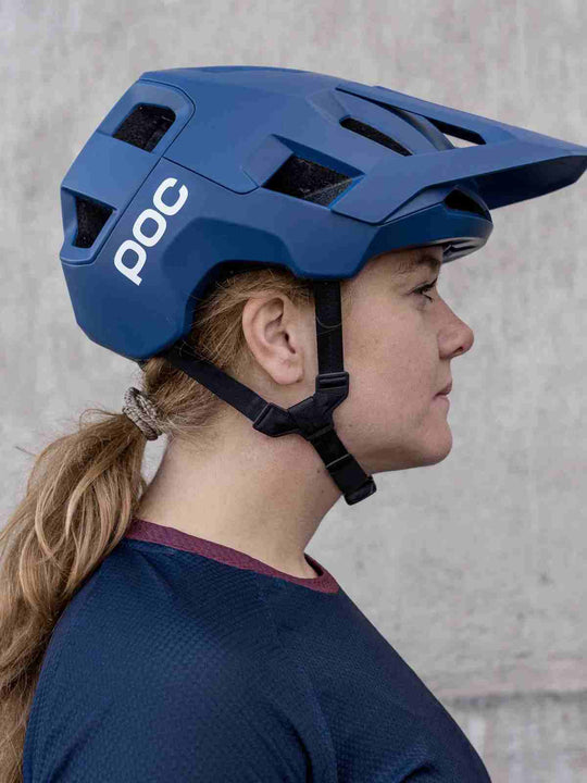 Załaduj obraz do przeglądarki galerii, Kask rowerowy POC KORTAL - Lead Blue Matt