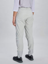 Załaduj obraz do przeglądarki galerii, Spodnie rowerowe POC W's Motion Pants - Granite Grey
