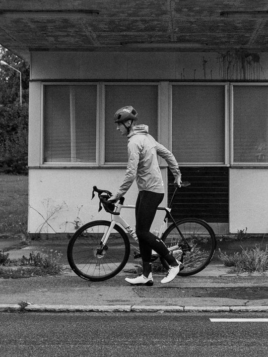 Załaduj obraz do przeglądarki galerii, Spodenki rowerowe POC THERMAL VPDs BIB Tights - Ur. Black
