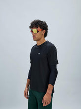 Załaduj obraz do przeglądarki galerii, Koszulka rowerowa POC M's Motion Air S/S Jersey - Ur. Black