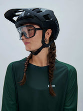 Załaduj obraz do przeglądarki galerii, Koszulka rowerowa POC W's Motion Air L/S Jersey - Parg. Green