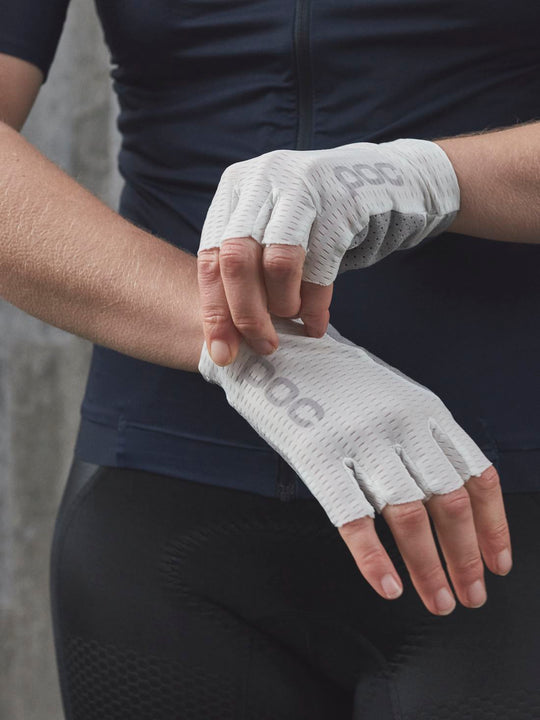 Załaduj obraz do przeglądarki galerii, Rękawice rowerowe POC AGILE Short Glove - Hydr. White