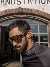 Załaduj obraz do przeglądarki galerii, Okulary POC ASPIRE - Tortoise Brown - Clarity ROAD Violet/Silver Mirror Cat 3