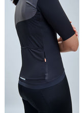 Załaduj obraz do przeglądarki galerii, Koszulka rowerowa POC W's Essential Road Jersey Print - Uran. Black/Sylvanite Grey
