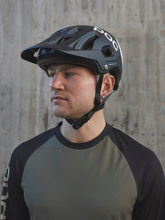 Załaduj obraz do przeglądarki galerii, Kask rowerowy POC TECTAL RACE MIPS - Ur. Black/Hydr. White Matt