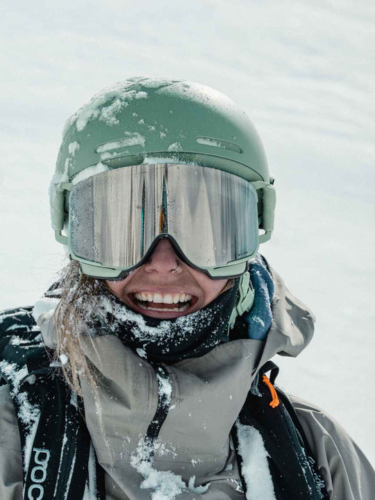 Załaduj obraz do przeglądarki galerii, Kask narciarski POC Calyx - Gibbsite Green Matt