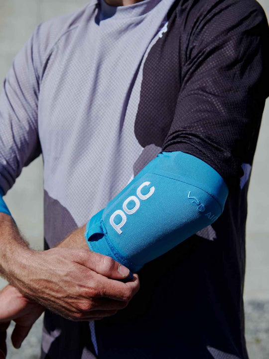 Załaduj obraz do przeglądarki galerii, Ochraniacze na łokcie POC JOINT VPD AIR - Basalt Blue