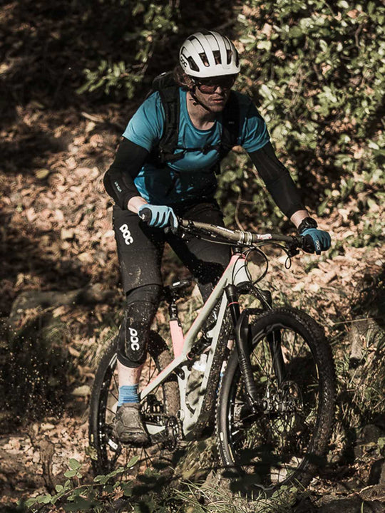 Załaduj obraz do przeglądarki galerii, Ochraniacze na kolana POC VPD AIR LEG - Ur. Black