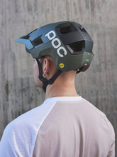 Załaduj obraz do przeglądarki galerii, Kask rowerowy POC KORTAL RACE MIPS - Epid. Green/Ur. Black Metallic/Matt