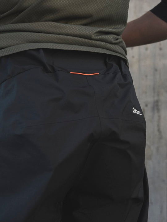 Załaduj obraz do przeglądarki galerii, Spodnie POC MOTION Rain Pants - Ur. Black
