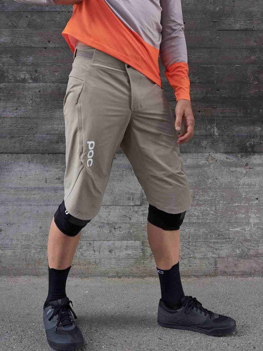 Załaduj obraz do przeglądarki galerii, Spodenki rowerowe POC M'S INFINITE ALL MOUNTAIN - Moonstone Grey