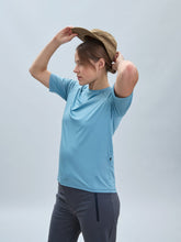 Załaduj obraz do przeglądarki galerii, Koszulka rowerowa POC W's Reform Enduro Light Tee - Mineral Blue