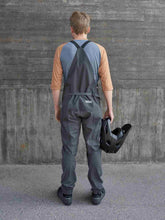 Załaduj obraz do przeglądarki galerii, Spodnie rowerowe POC Consort MTB Dungaree - Sylvanite Grey