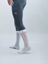 Załaduj obraz do przeglądarki galerii, Skarpety narciarskie POC Race Sock - Granite Grey
