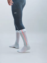 Załaduj obraz do przeglądarki galerii, Skarpety narciarskie POC Race Sock - Granite Grey