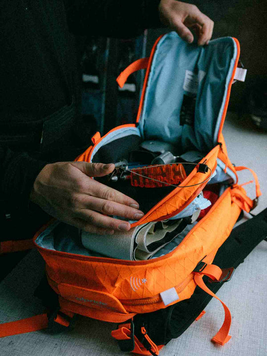 Załaduj obraz do przeglądarki galerii, Plecak lawinowy POC DIMENSION Avalanche Backpack - Uran. Black