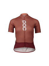 Załaduj obraz do przeglądarki galerii, Koszulka rowerowa POC W's ESSENTIAL ROAD LOGO Jersey - Himalayan Salt/Garnet Red