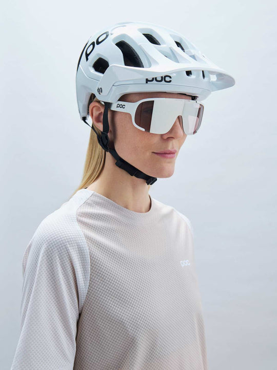 Załaduj obraz do przeglądarki galerii, Okulary rowerowe POC Aspire - Hyd. White/Clarity Trail /Partly Sunny Silver