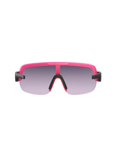 Załaduj obraz do przeglądarki galerii, Okulary rowerowe POC Aim - Fluo. Pink/Ur. Black Transl. - Clarity Road Gold Mirror cat.3