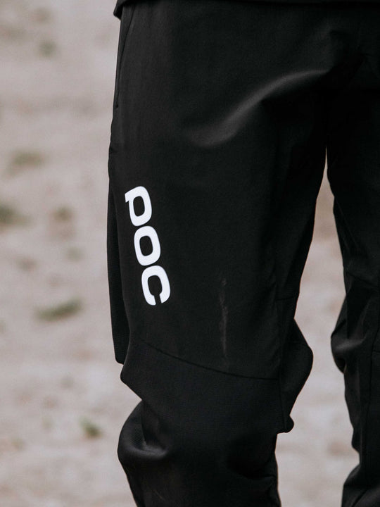 Załaduj obraz do przeglądarki galerii, Spodnie rowerowe POC RHYTHM RESISTANCE - Ur. Black