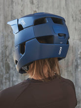 Załaduj obraz do przeglądarki galerii, Kask rowerowy POC OTOCON - Lead Blue Matt