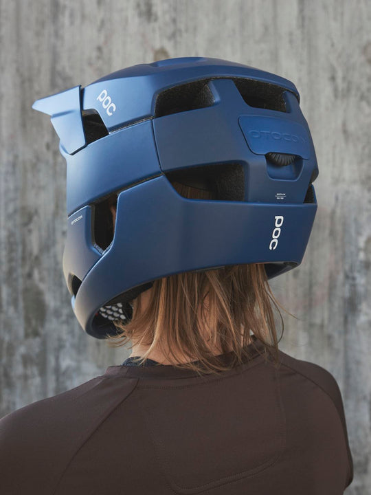 Załaduj obraz do przeglądarki galerii, Kask rowerowy POC OTOCON - Lead Blue Matt