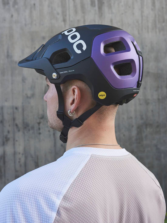 Załaduj obraz do przeglądarki galerii, Kask rowerowy POC TECTAL RACE MIPS - Ur. Black/Sap. Purple Metallic/Matt