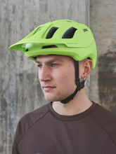 Załaduj obraz do przeglądarki galerii, Kask rowerowy POC AXION - Fluo. Yellow/Green Matt