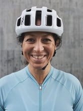 Załaduj obraz do przeglądarki galerii, Kask rowerowy POC VENTRAL AIR MIPS - Hydr. White