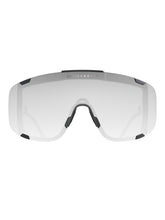 Załaduj obraz do przeglądarki galerii, Okulary rowerowe POC Devour Photochromic - Translucent Black/Clarity Photochromic/Changeable Grey